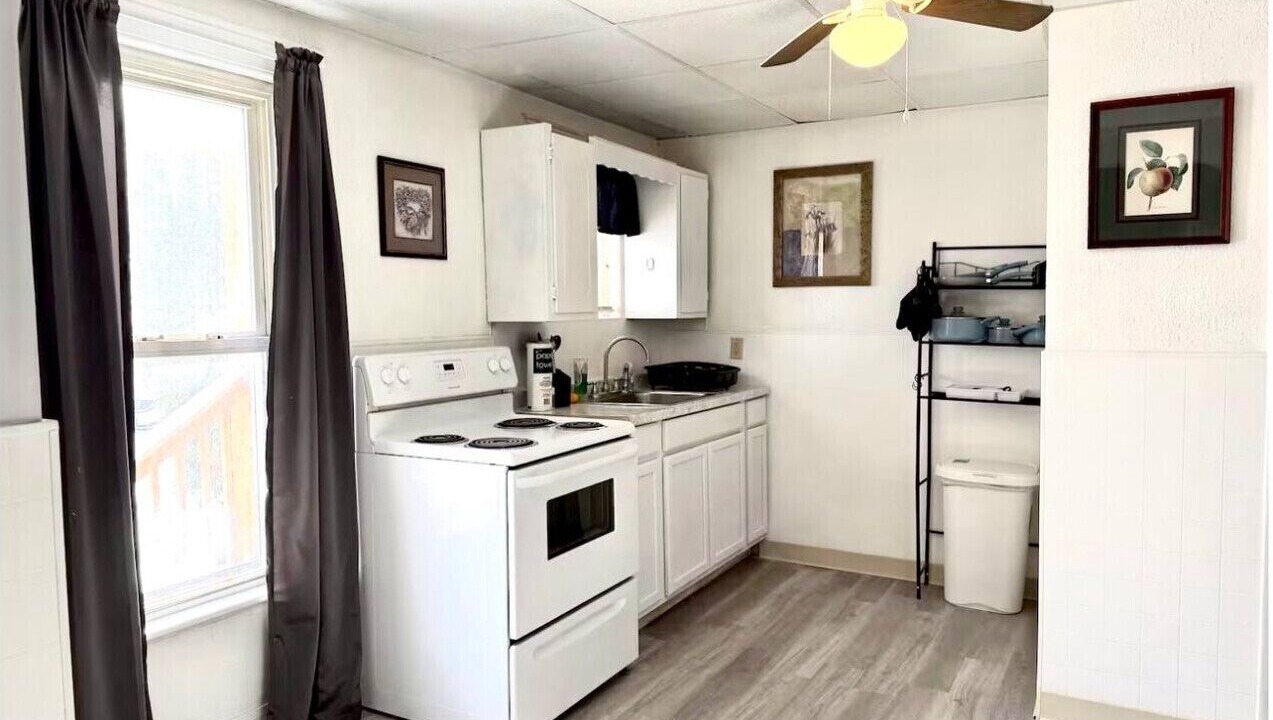Photo of Kitchen in Lakefront