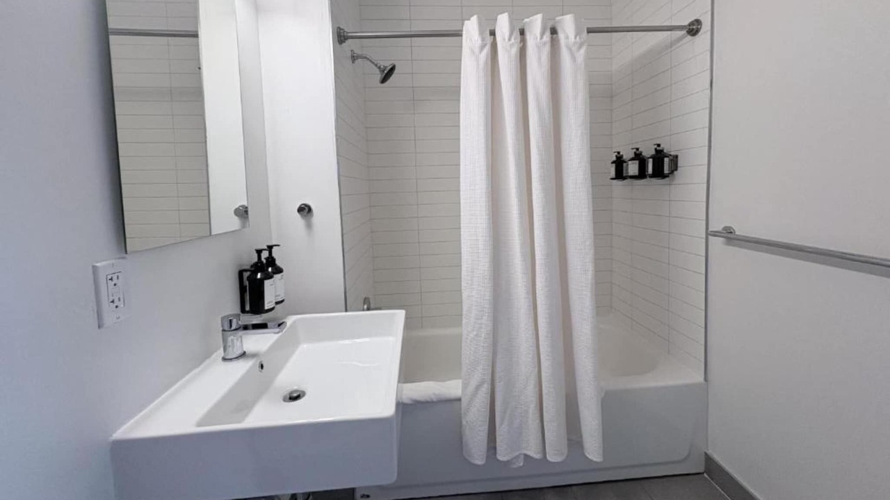 Photo of Bathroom in Hunters Point