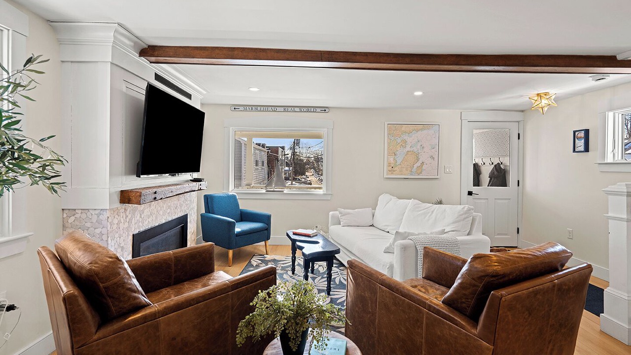 Photo of Livingroom in Marblehead