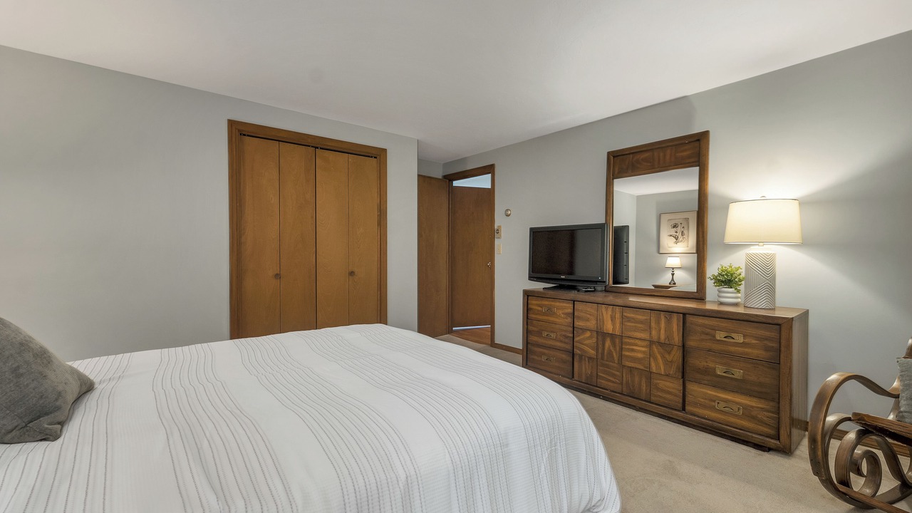 Photo of Bedroom in Moultonborough