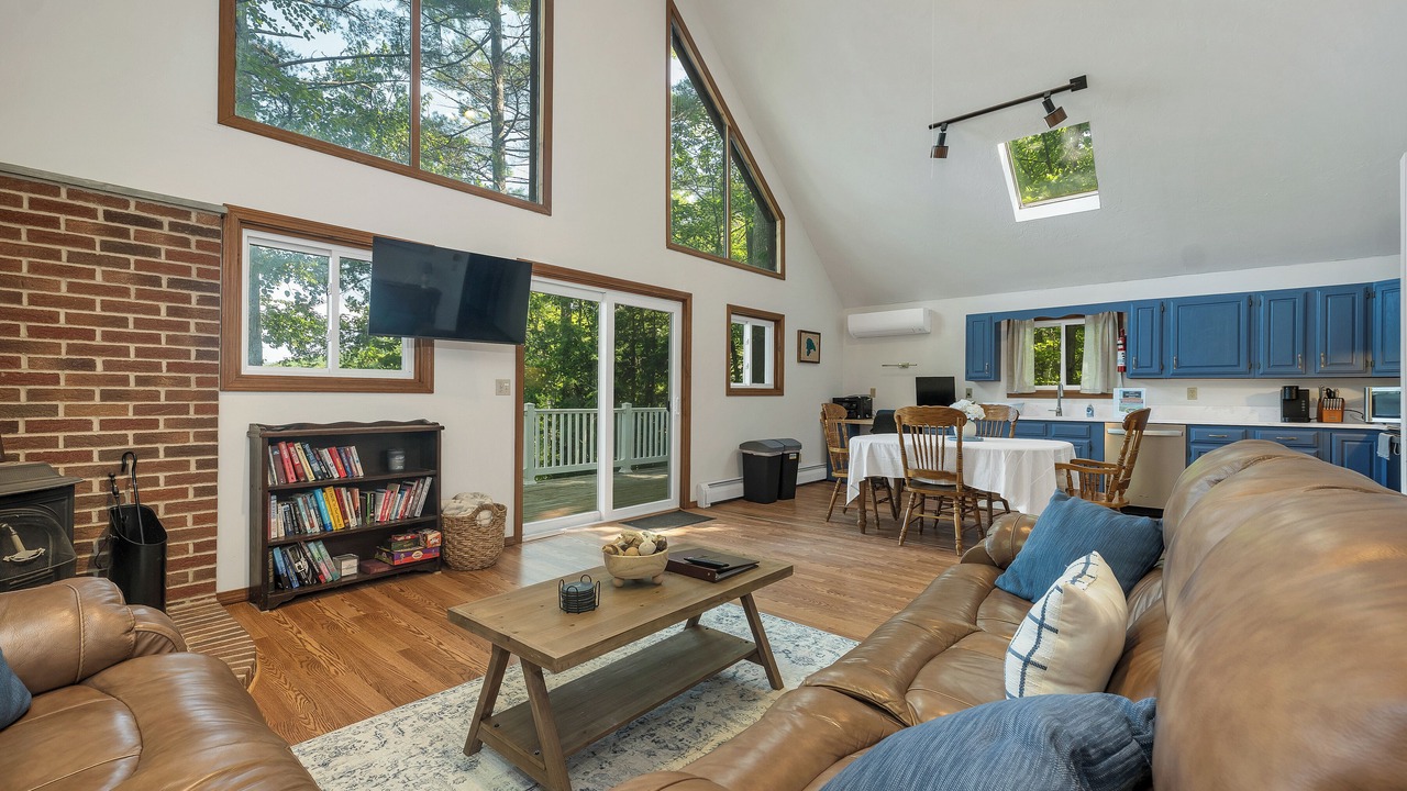 Photo of Livingroom in Moultonborough