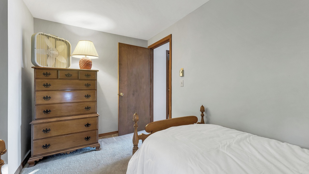Photo of Bedroom in Moultonborough