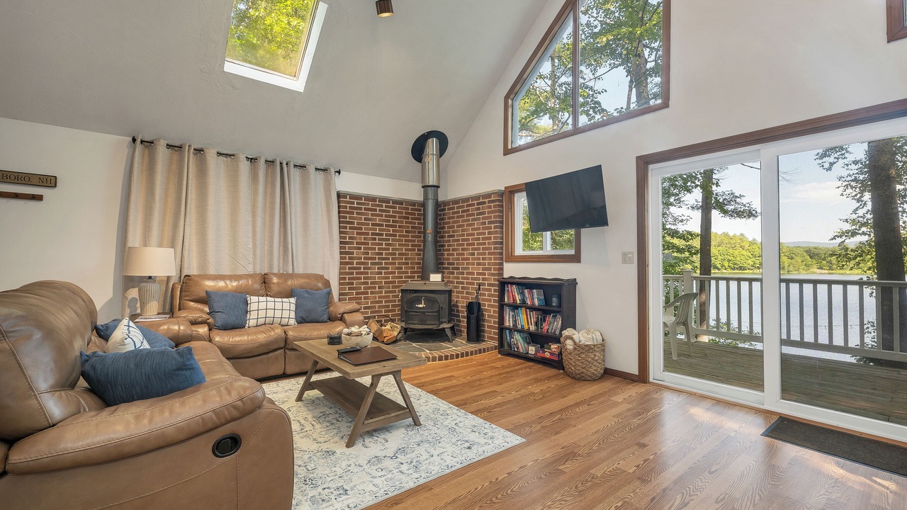 Photo of Livingroom in Moultonborough