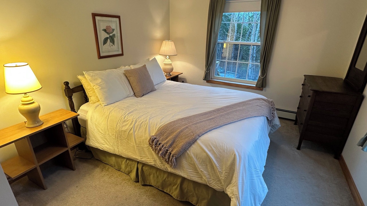 Photo of Bedroom in Seal Cove
