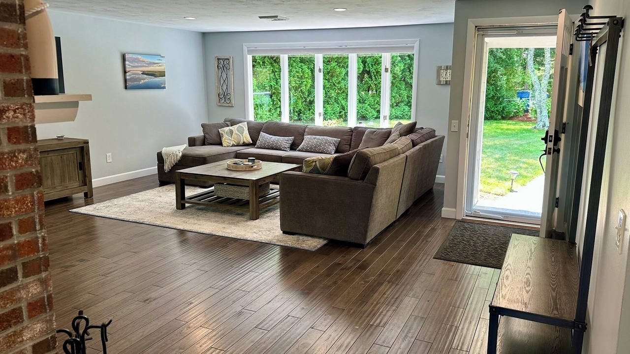Photo of Livingroom in West Barnstable