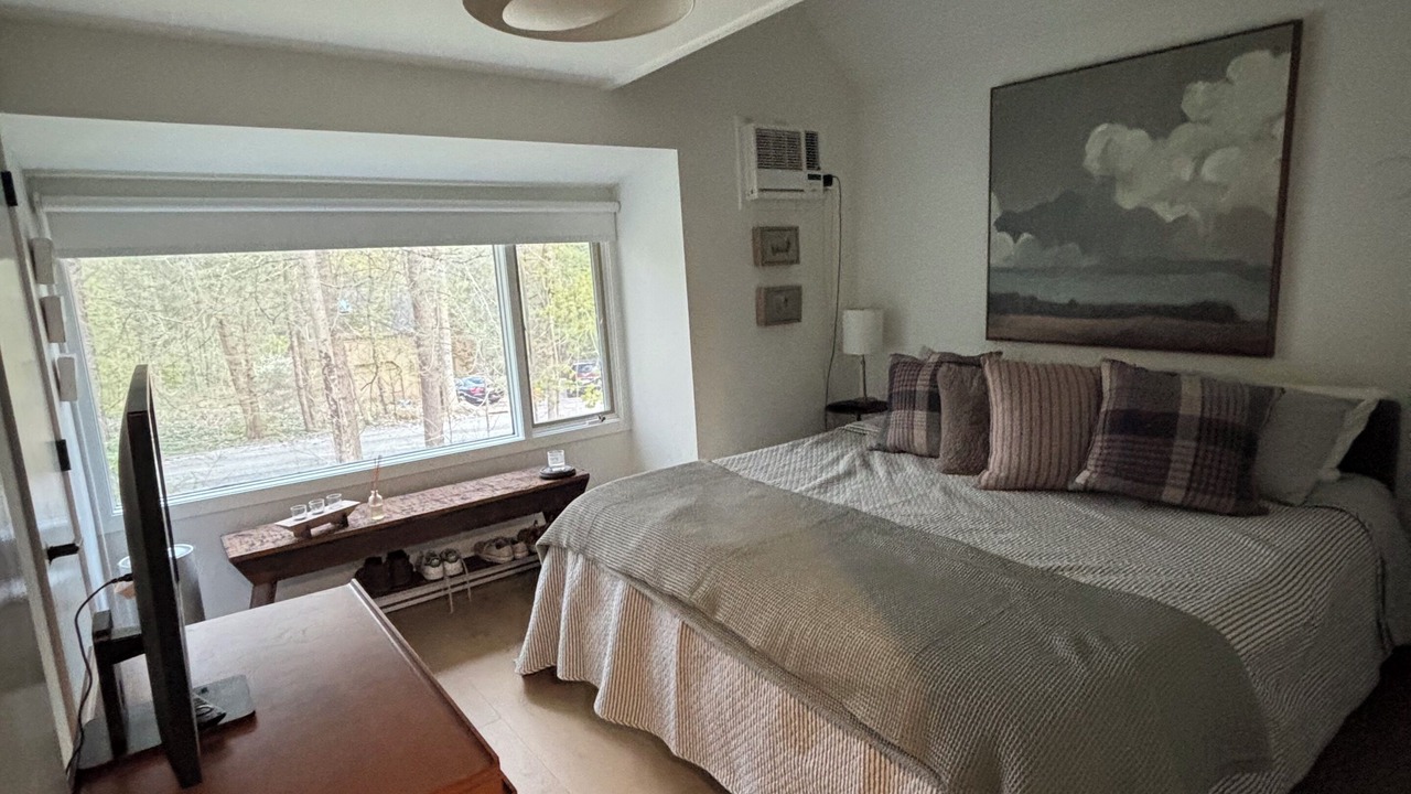 Photo of Bedroom in Monterey