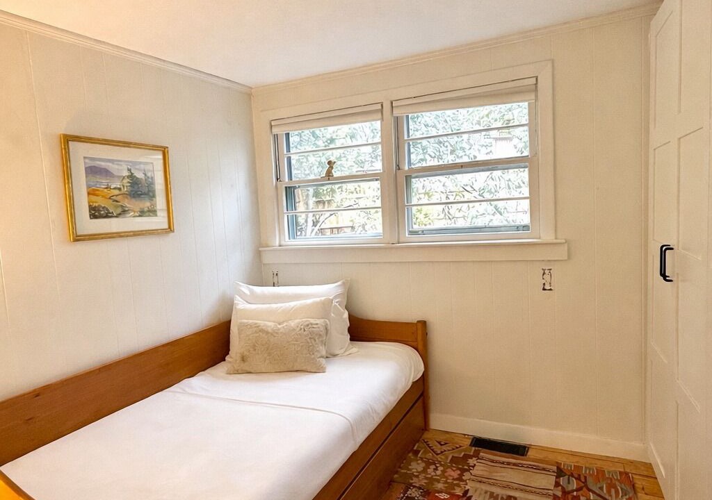 Photo of Bedroom in Mashpee