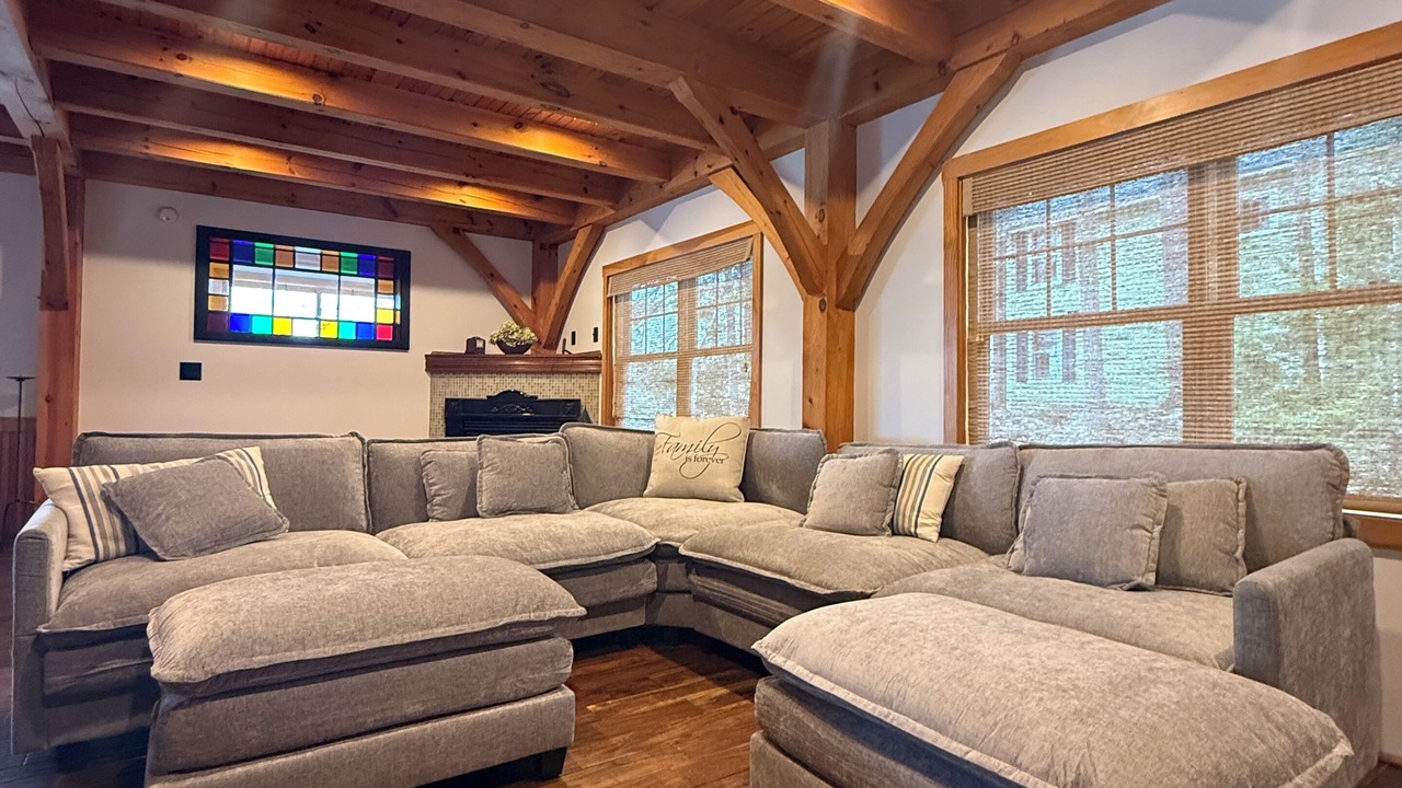 Photo of Livingroom in Alton Bay