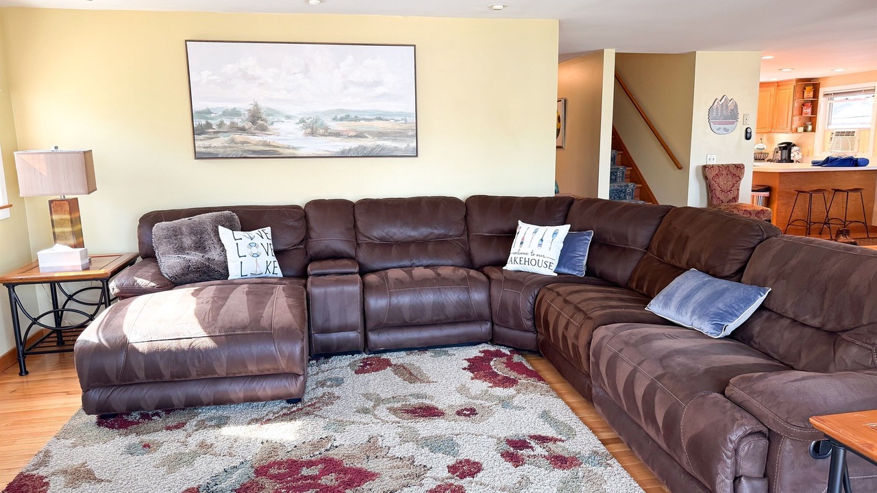 Photo of Livingroom in Queensbury