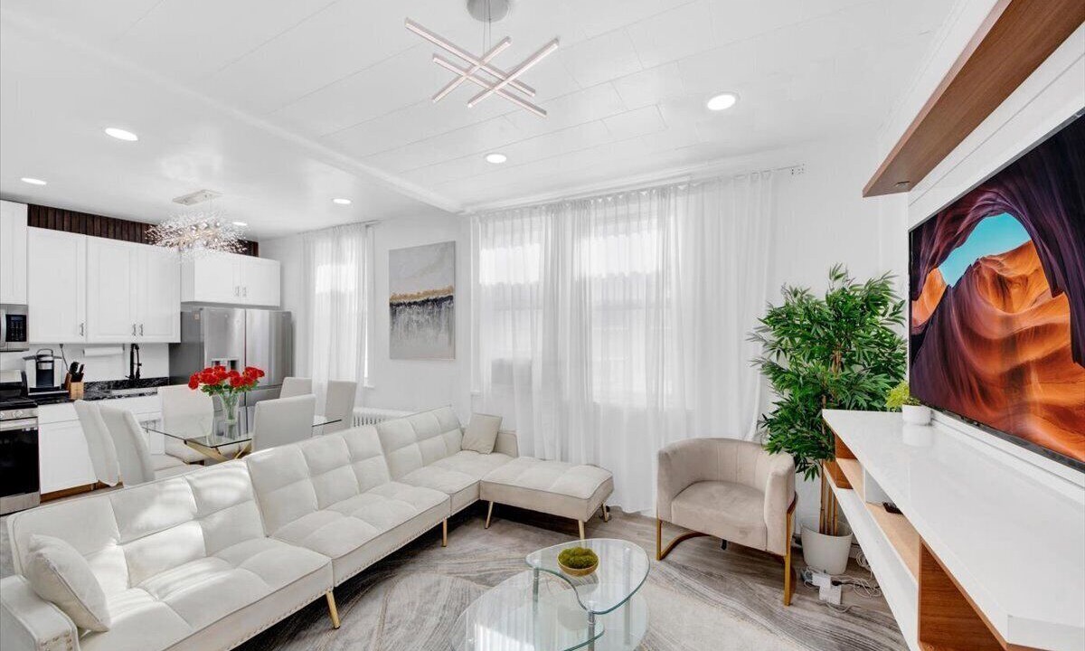 Photo of Livingroom in Southeast Yonkers