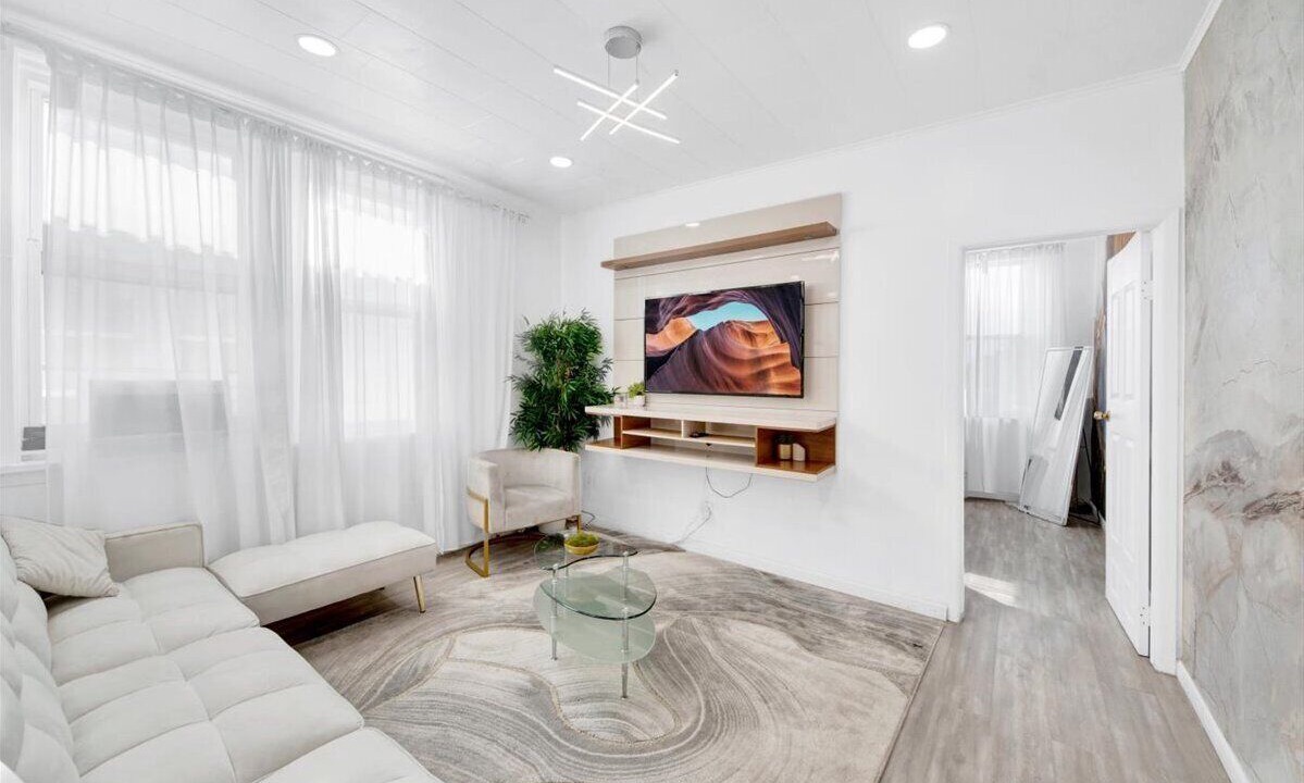 Photo of Livingroom in Southeast Yonkers