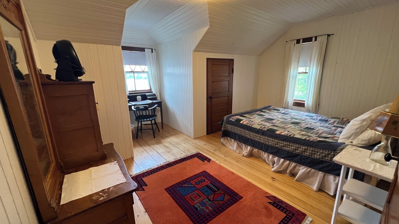 Photo of Bedroom in Tuftonboro