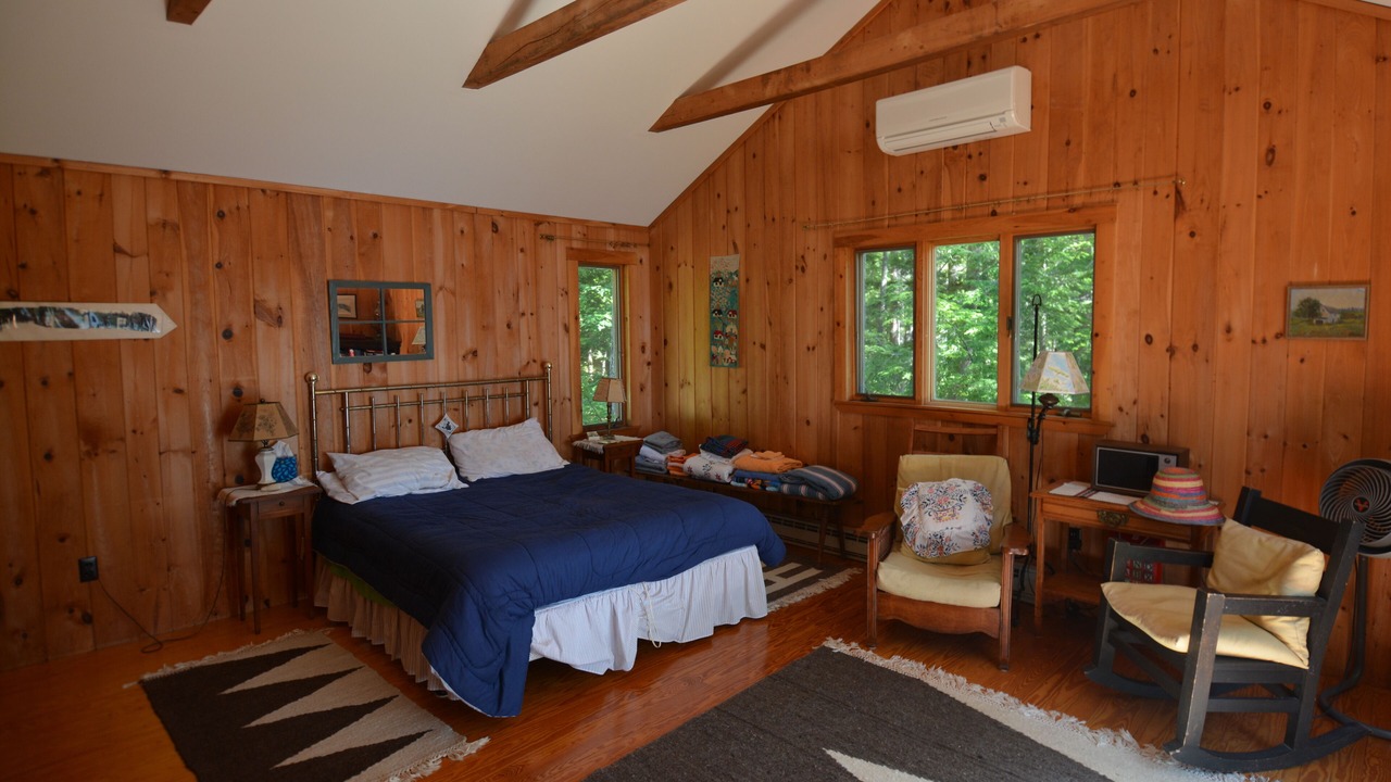Photo of Bedroom in Tuftonboro