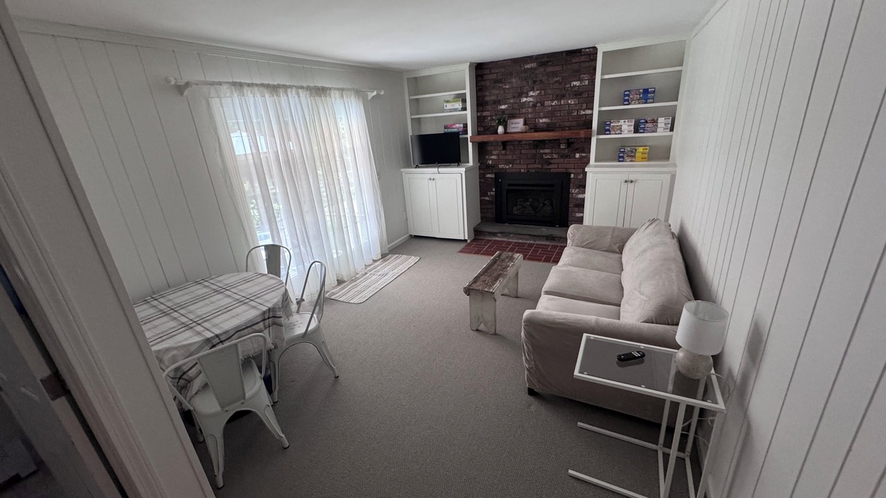 Photo of Livingroom in Kingston
