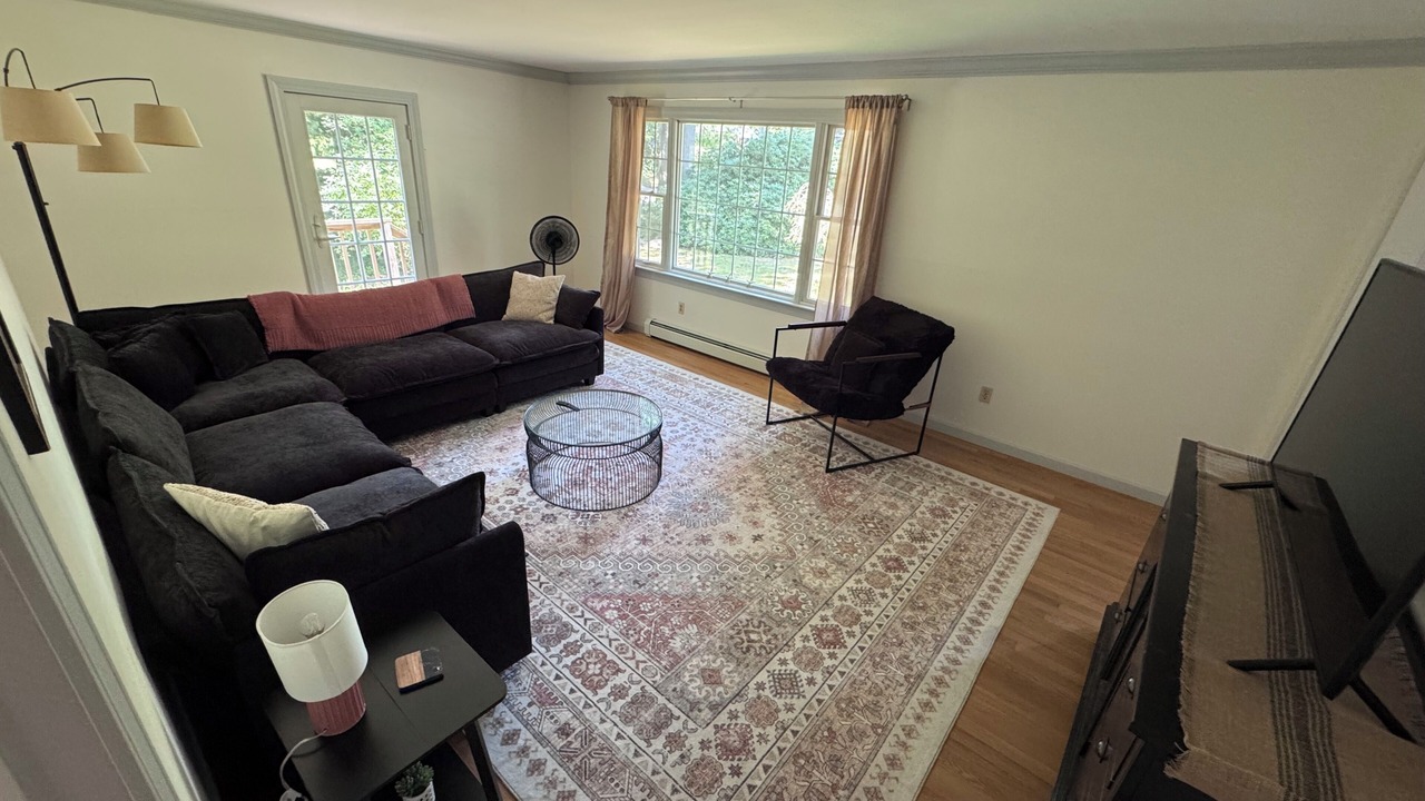 Photo of Livingroom in Kingston