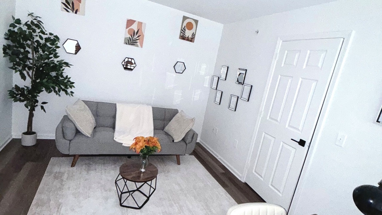 Photo of Livingroom in Orange