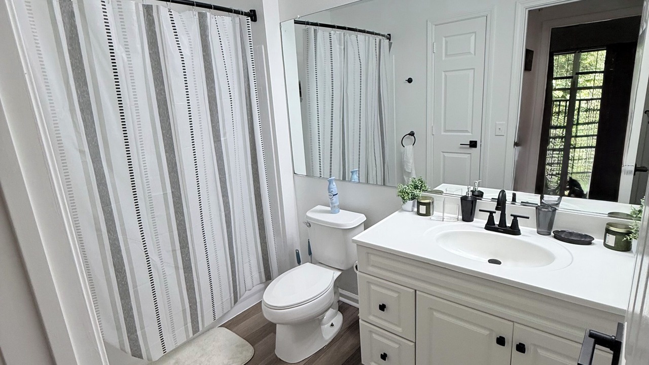 Photo of Bathroom in Orange