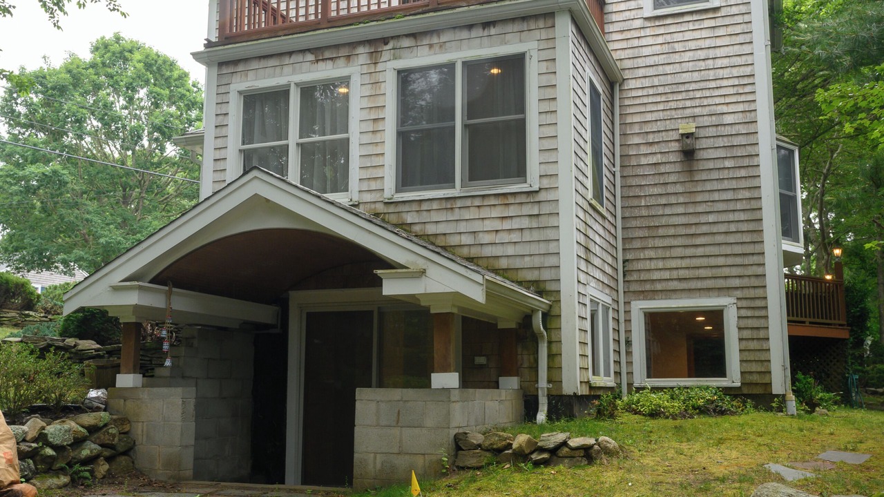 Photo of Patio Balcony in West Yarmouth