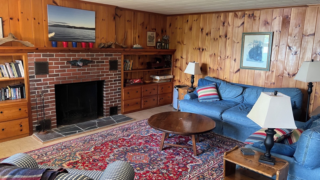 Photo of Livingroom in Wolfeboro
