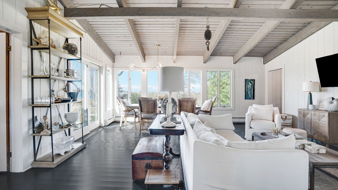 Photo of Livingroom in East Hampton