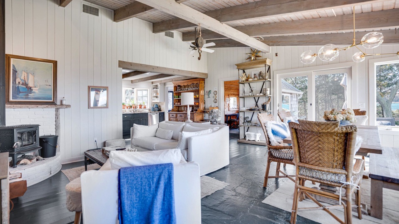 Photo of Livingroom in East Hampton