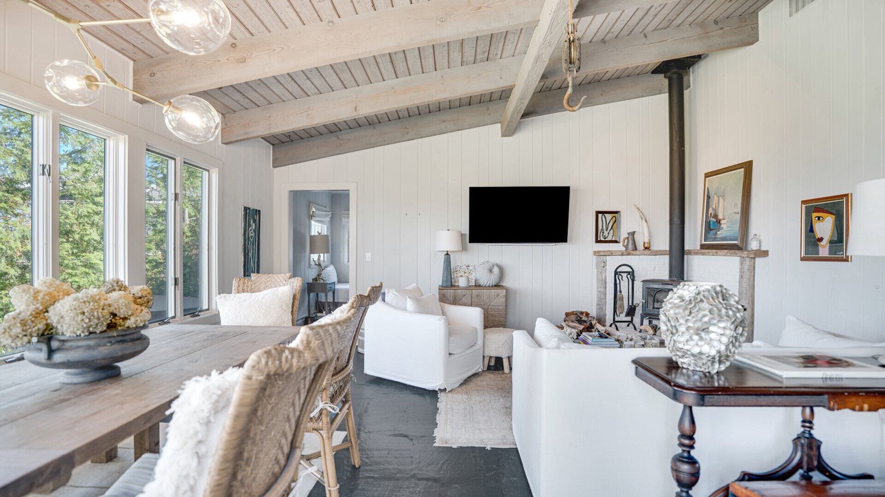 Photo of Livingroom in East Hampton