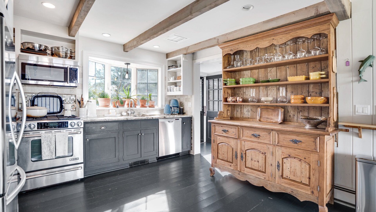 Photo of Kitchen in East Hampton
