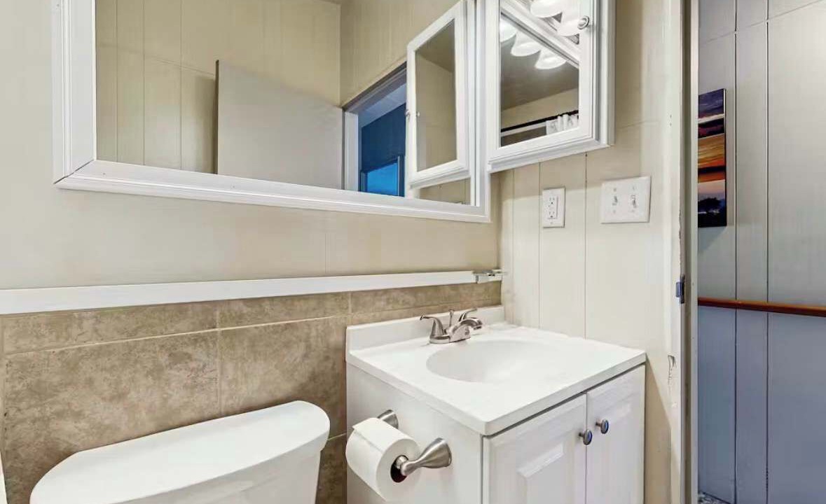 Photo of Bathroom in Malletts Bay