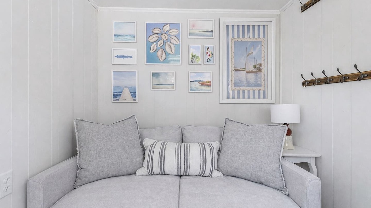 Photo of Livingroom in East Falmouth