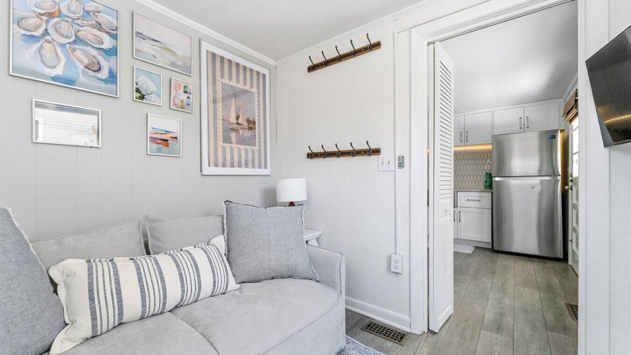 Photo of Livingroom in East Falmouth