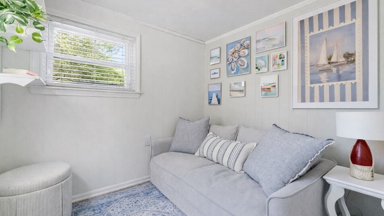 Photo of Livingroom in East Falmouth