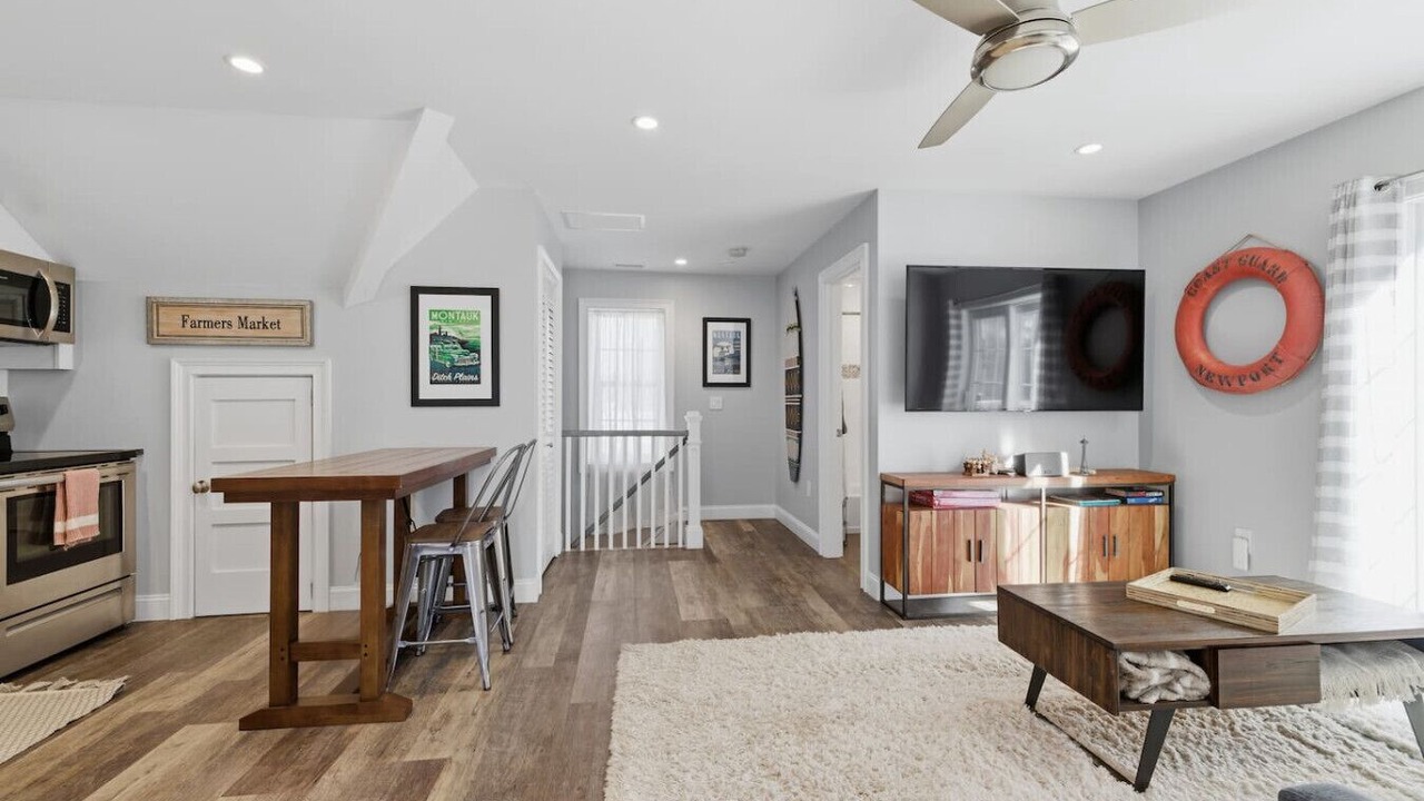 Photo of Livingroom in Mystic - New London