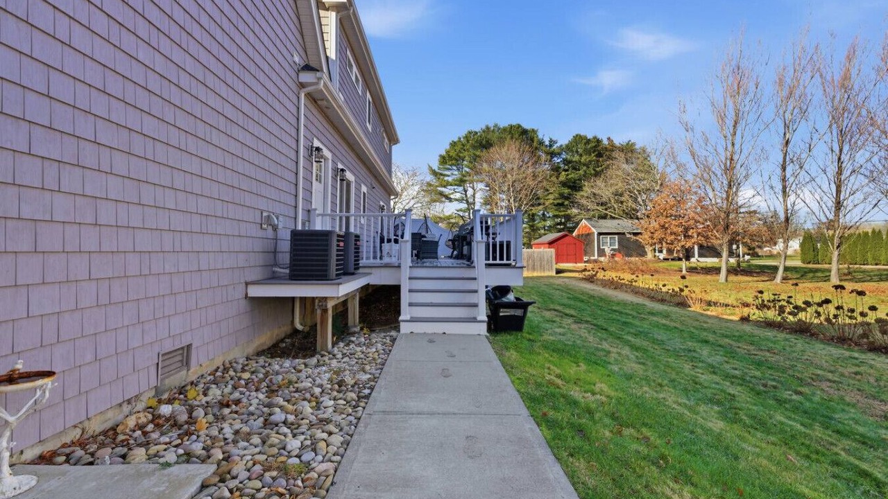 Photo of Patio Balcony in Mystic - New London