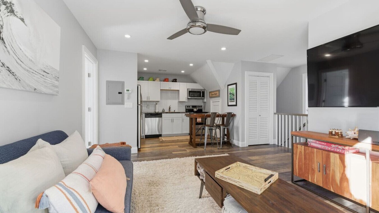 Photo of Livingroom in Mystic - New London