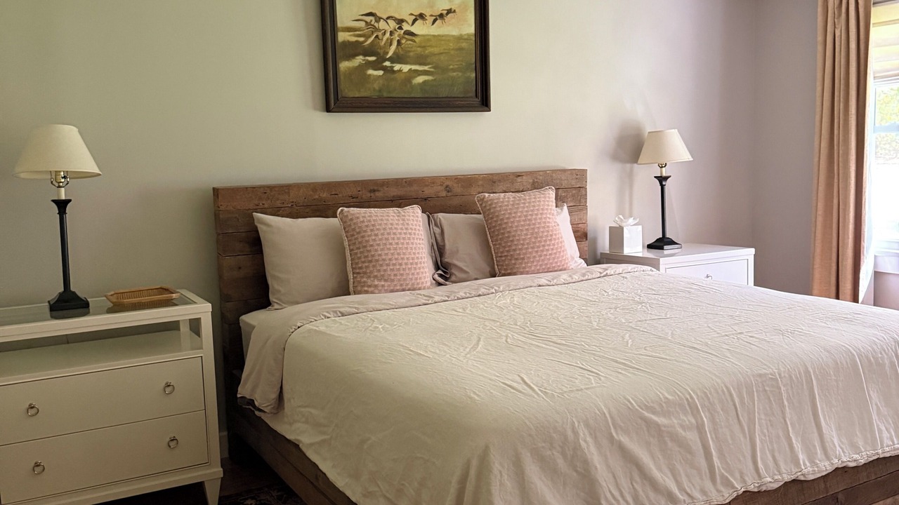 Photo of Bedroom in Lakeside