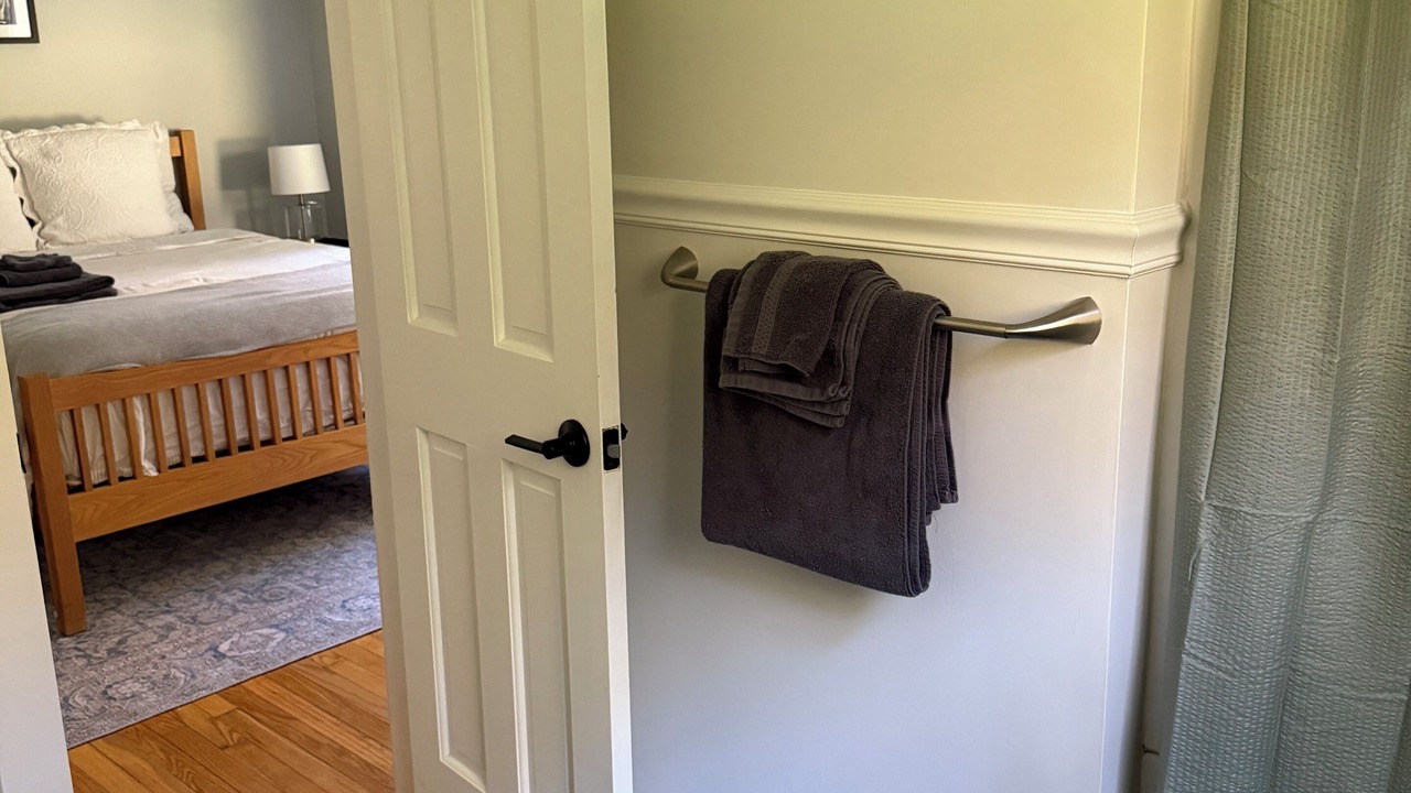 Photo of Bedroom in Lakeside