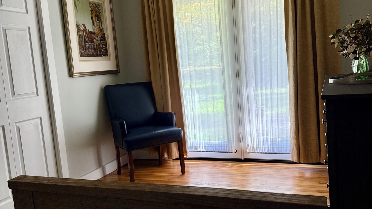 Photo of Bedroom in Lakeside