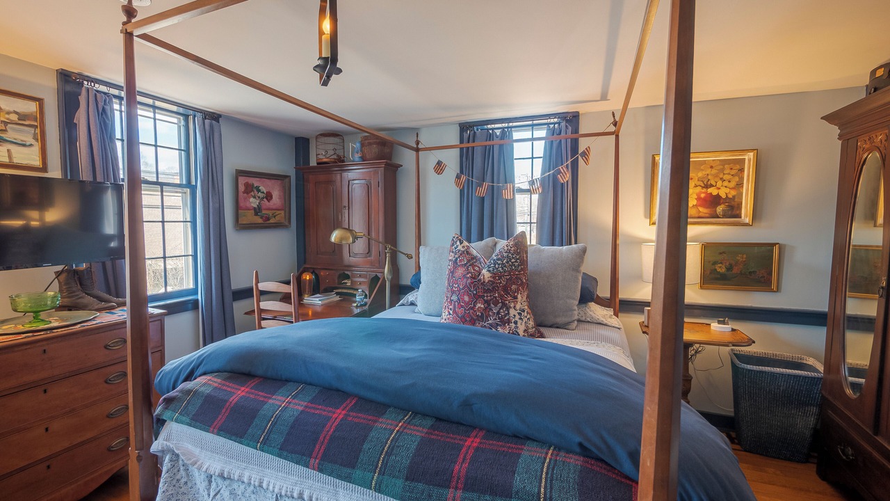 Photo of Livingroom in Stonington