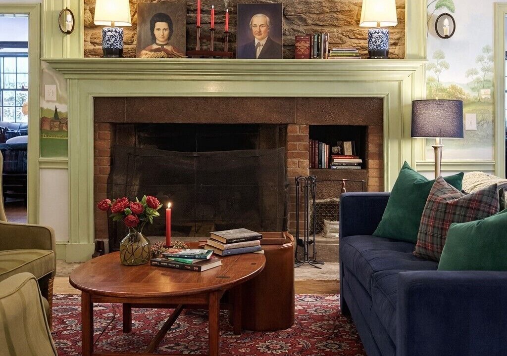 Photo of Livingroom in Stonington