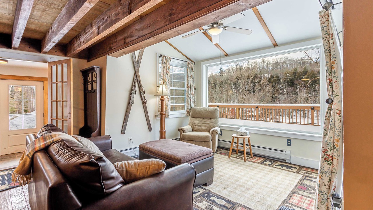 Photo of Livingroom in Bridgewater Corners