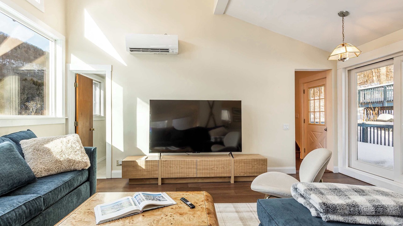 Photo of Livingroom in Bridgewater Corners