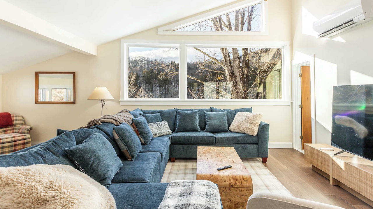 Photo of Livingroom in Bridgewater Corners