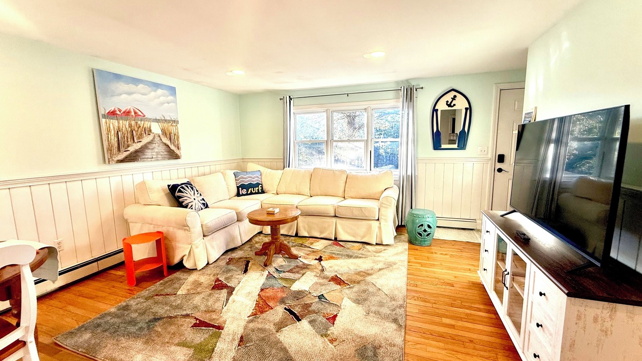 Photo of Livingroom in Truro
