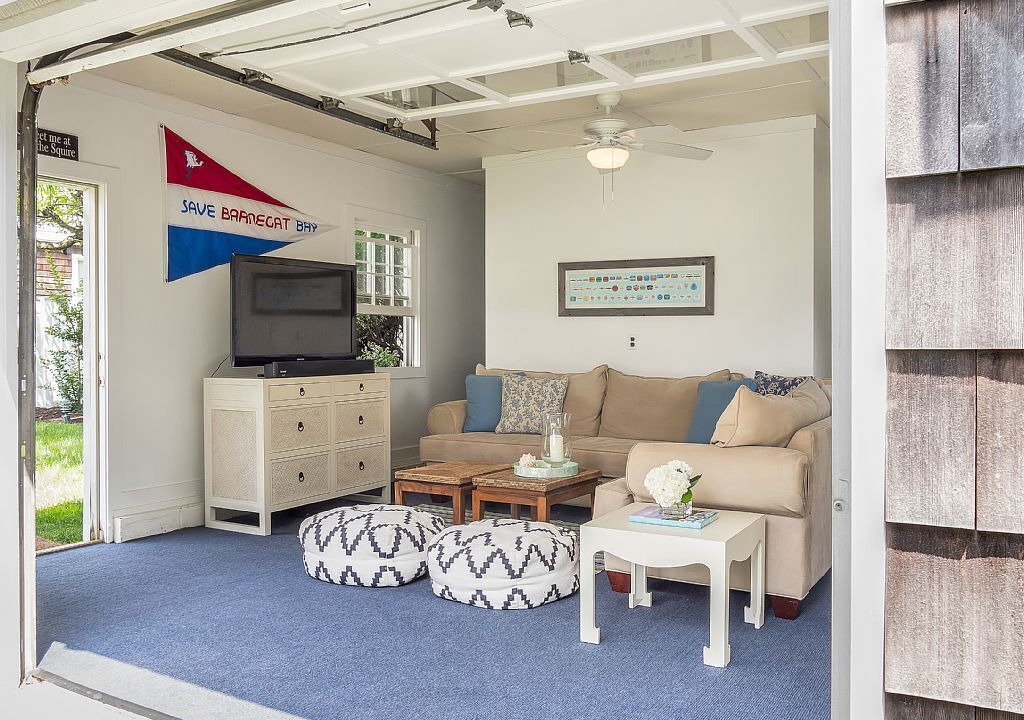 Photo of Livingroom in Avon