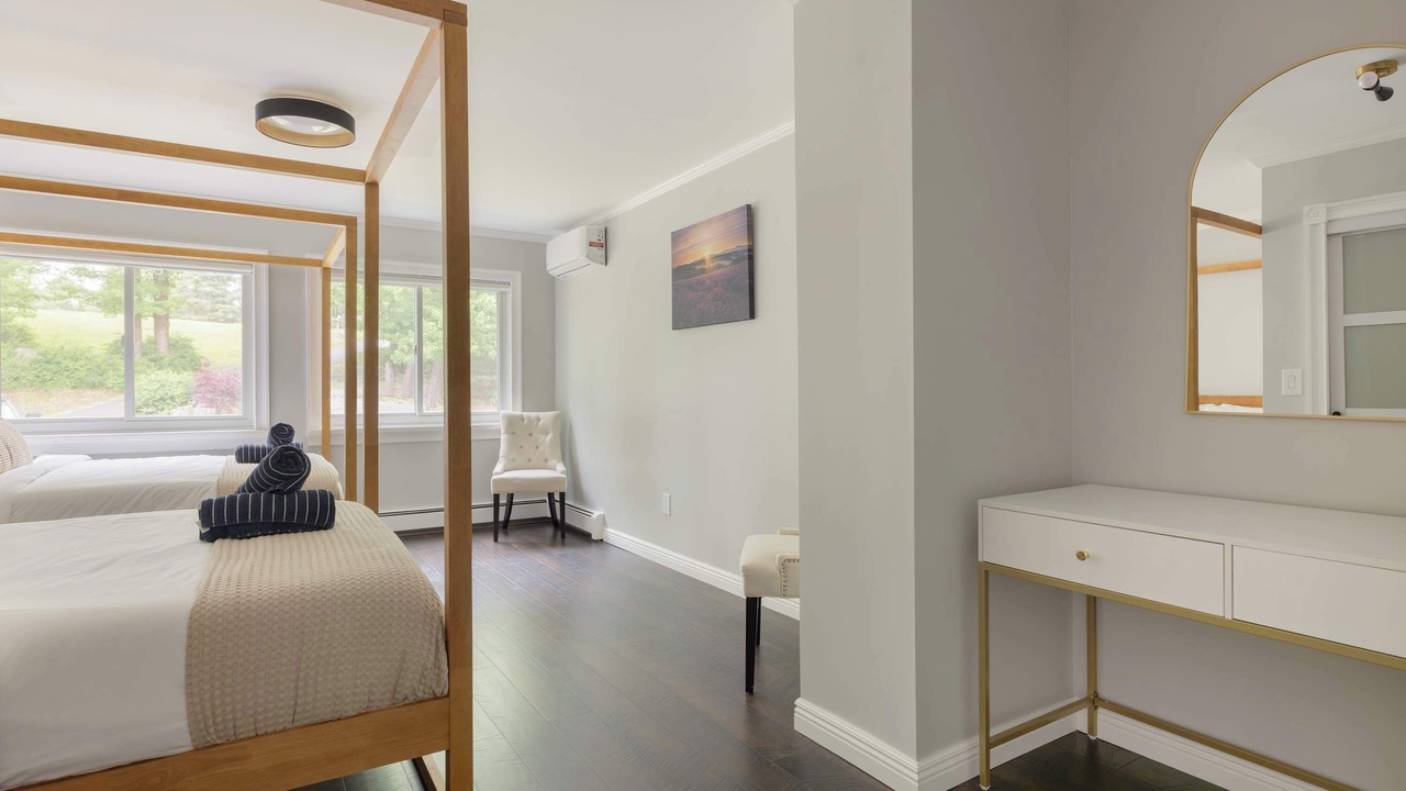 Photo of Bedroom in Swan Lake