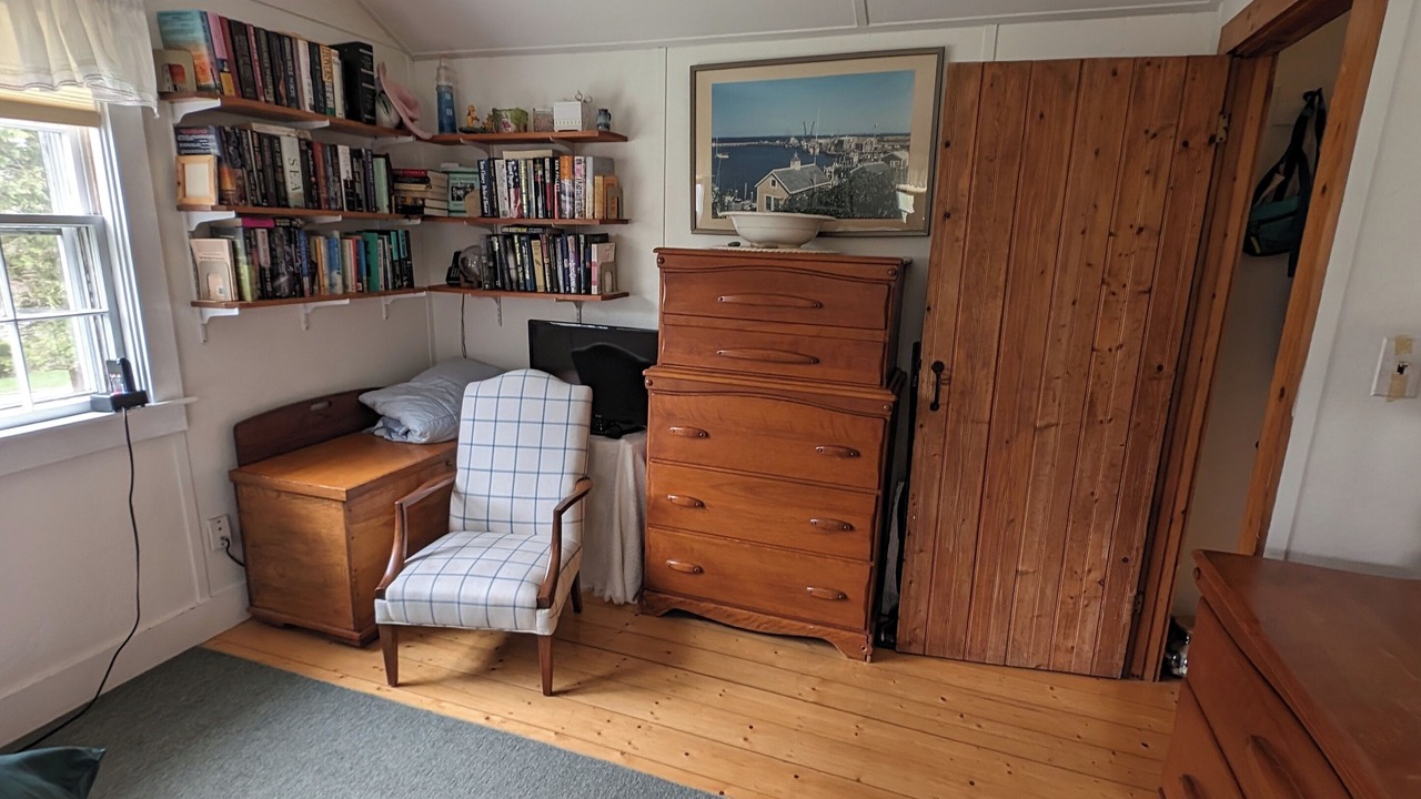 Photo of Bedroom in Menemsha
