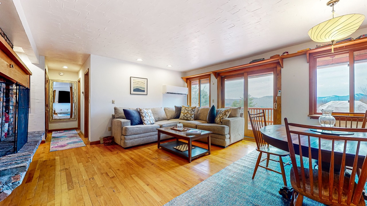 Photo of Livingroom in Pittsfield