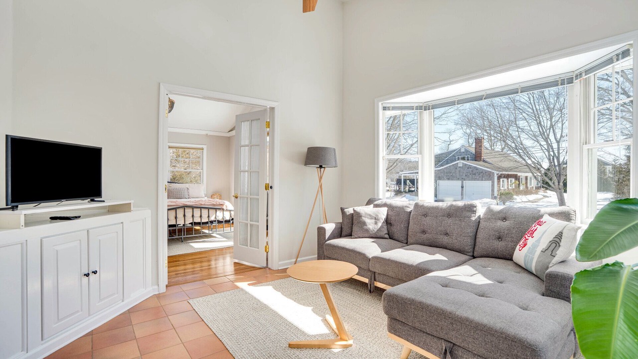 Photo of Livingroom in Hampton Bays