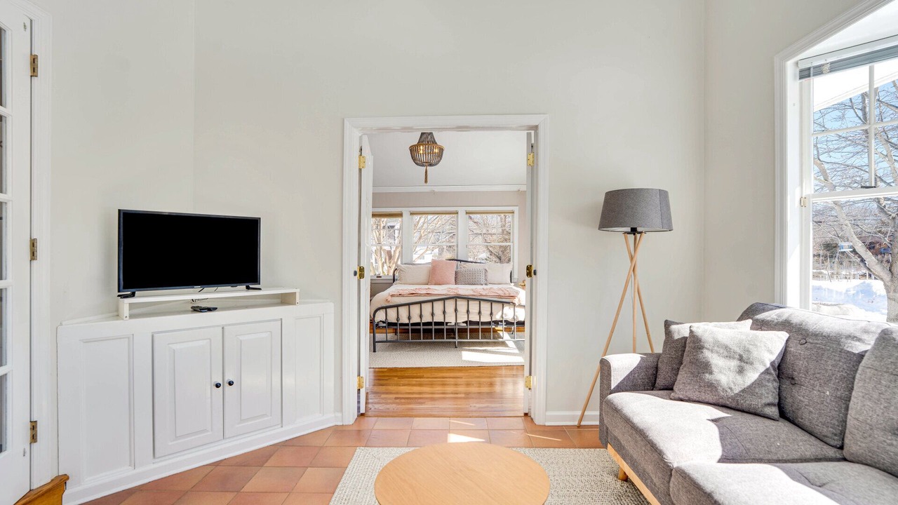 Photo of Livingroom in Hampton Bays