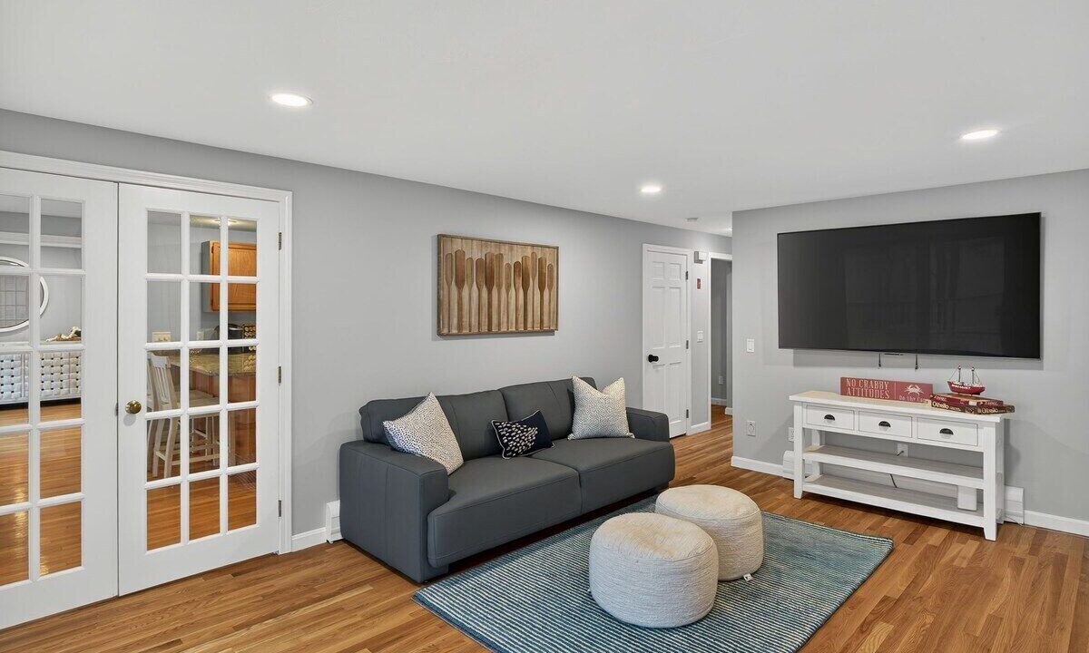 Photo of Livingroom in Marstons Mills